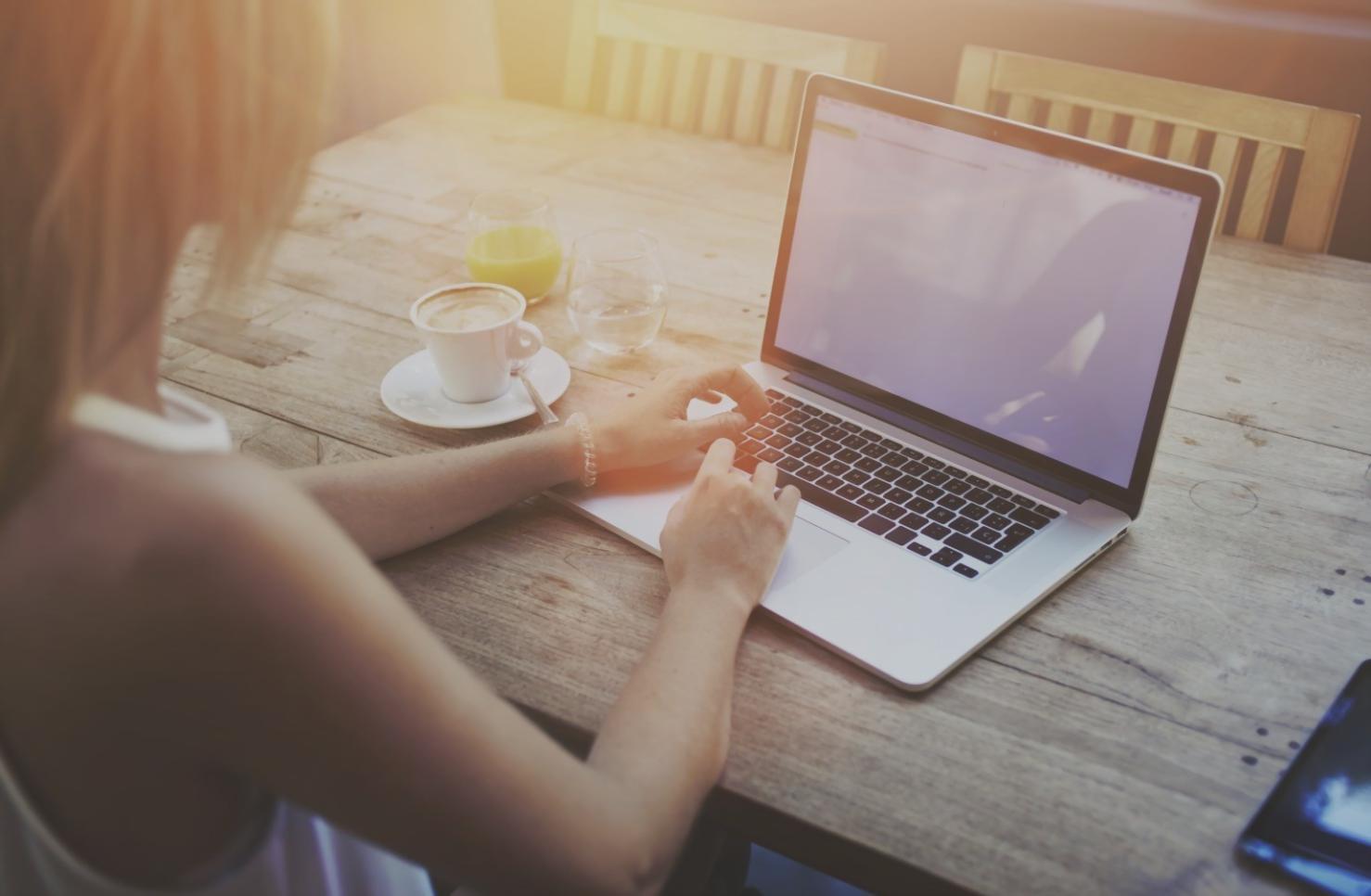 Budgetmateriale og arbejdsbøger til online undervisning